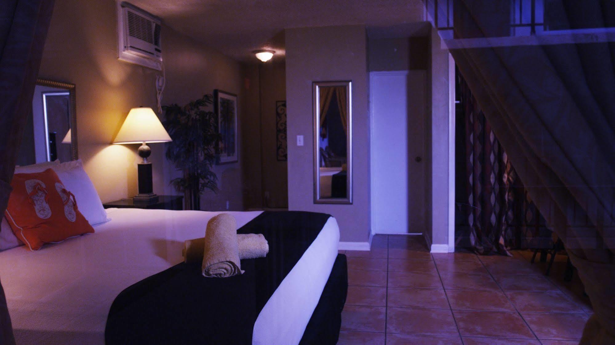 Rooftop Resort - Clothing Optional - Adult Only Hollywood Exterior photo