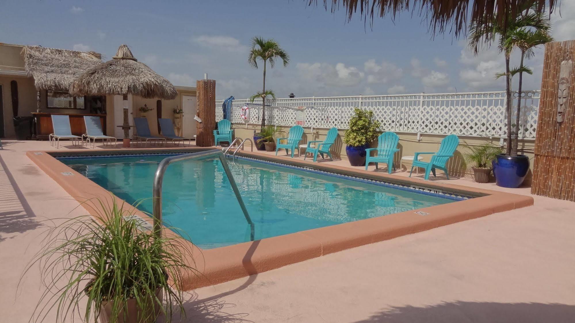 Rooftop Resort - Clothing Optional - Adult Only Hollywood Exterior photo